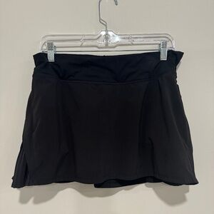 Lululemon Black Play off the Pleats Skirt Sz 8